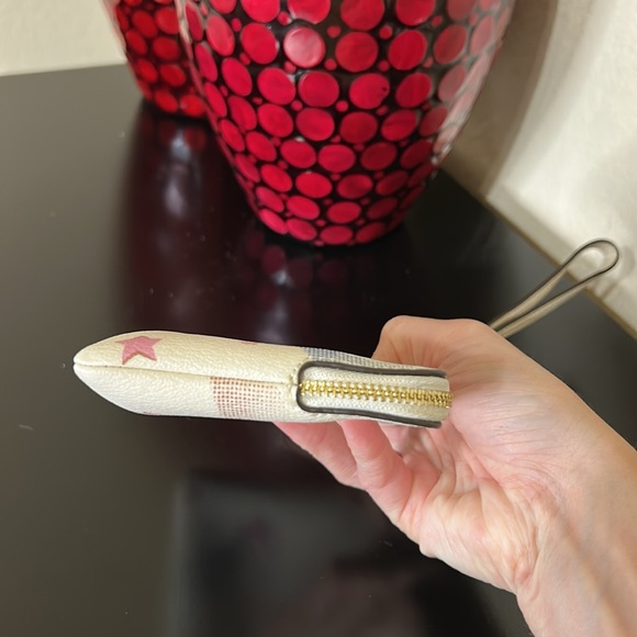 EUC Coach White and Pink Star Wristlet - Picture 6 of 12